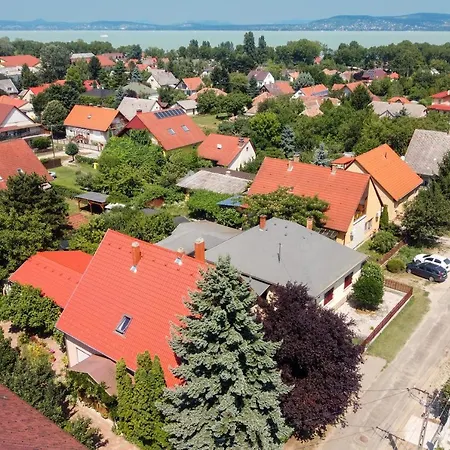 Vakantiehuis Arnyas Vendeghaz , Lila Akac Balatonboglár