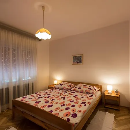 Arnyas Vendeghaz , Lila Akac Holiday home