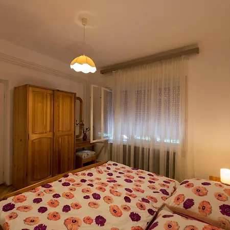 Arnyas Vendeghaz , Lila Akac Balatonboglár